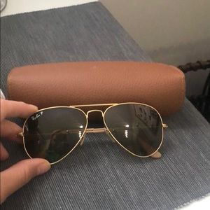 Polarized sunglasses- light frame color